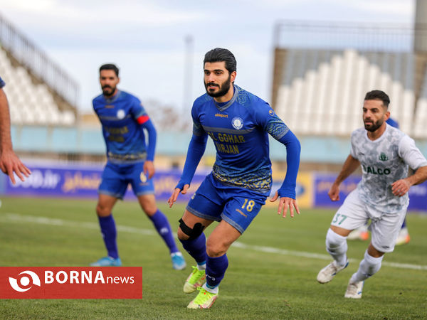 دیدار تیم های فوتبال آلومینیوم اراک- گل گهر سیرجان