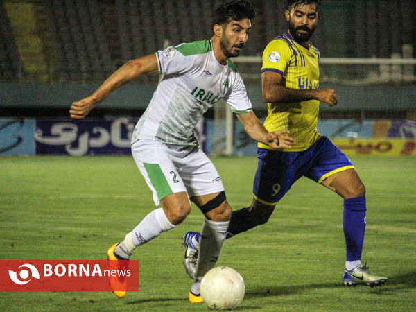 دیدار تیم های فوتبال آلومینیوم اراک-نفت مسجدسلیمان