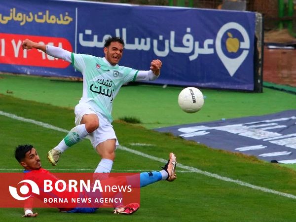 دیدار تیم های فوتبال ذوب آهن - نساجی مازندران