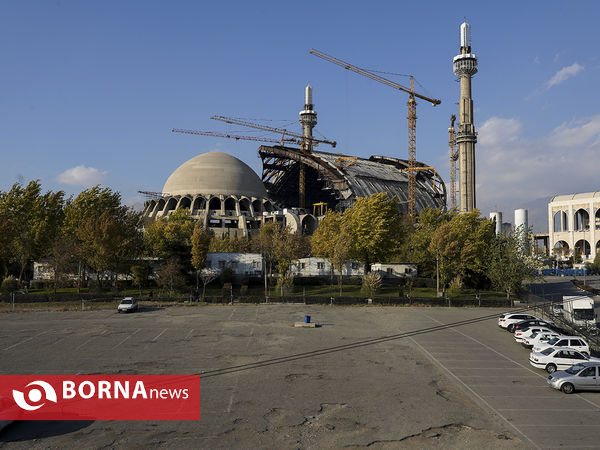 آسمان آبی شهر تهران در ساعت16