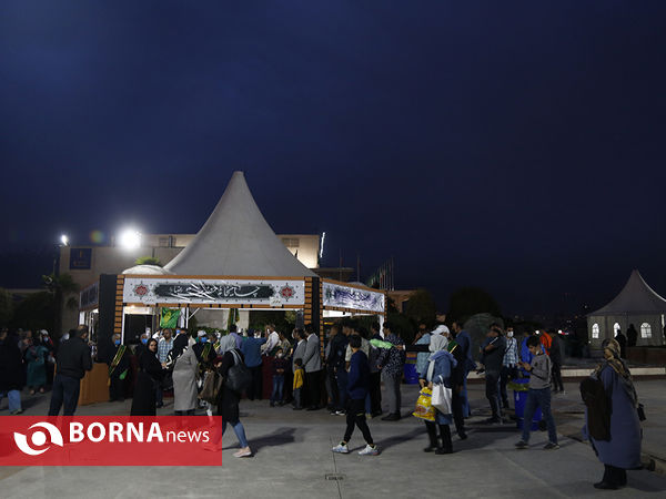 افطاری ساده در برج میلاد