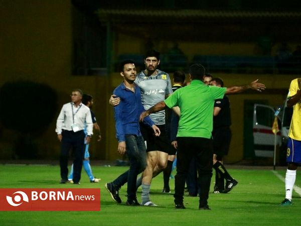 حواشی صنعت نفت آبادان - پیکان تهران