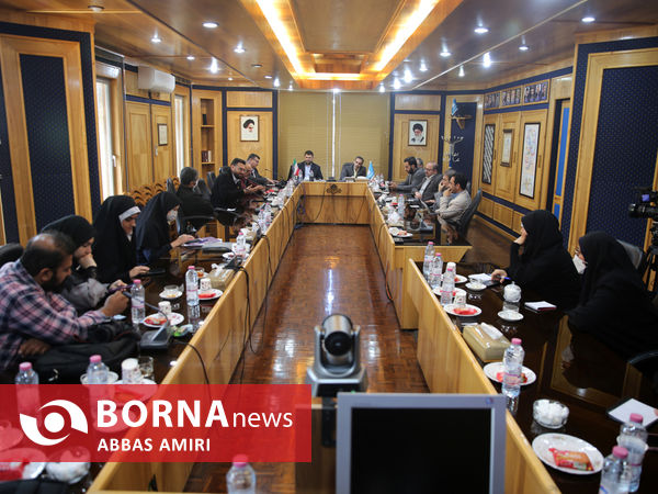 نشست هم اندیشی اصحاب رسانه با مدیر کل صدا و سیمای مرکز فارس
