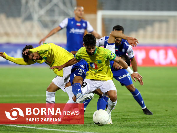 دیدار تیم های استقلال تهران - صنعت نفت آبادان