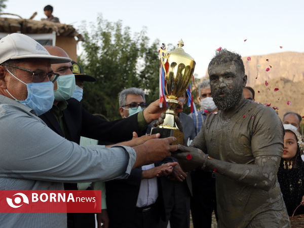 مسابقات فوتشال در روستای درب قلعه استهبان فارس