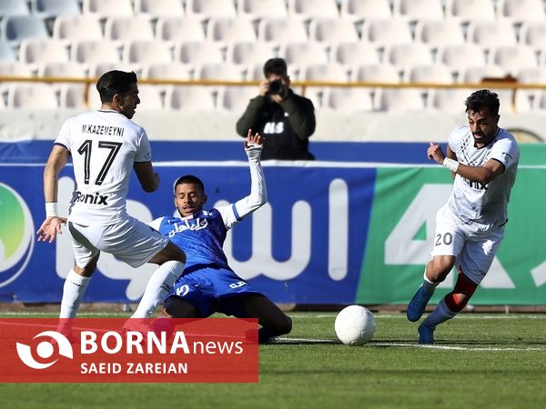 دیدار تیم های استقلال تهران - ملوان بندر انزلی