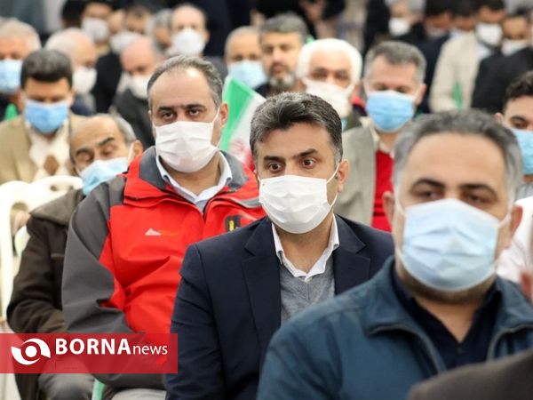 مراسم گلباران گلزار شهدای رشت به مناسبت آغاز دهه فجر