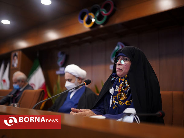 تجلیل از مهین فرهادی زاد