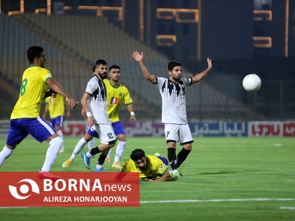 دیدار تیم های فوتبال صنعت نفت - نفت مسجدسلیمان