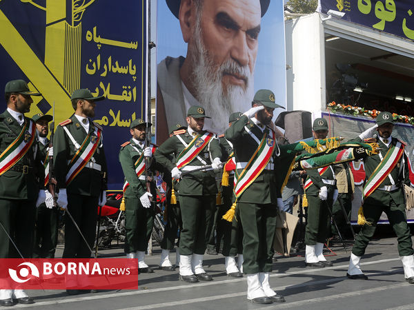 رژه نیروهای مسلح فارس به مناسبت آغاز هفته دفاع مقدس