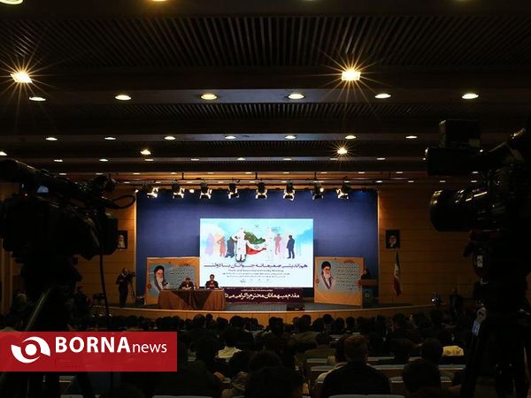 هم اندیشی صمیمانه جوانان با دولت