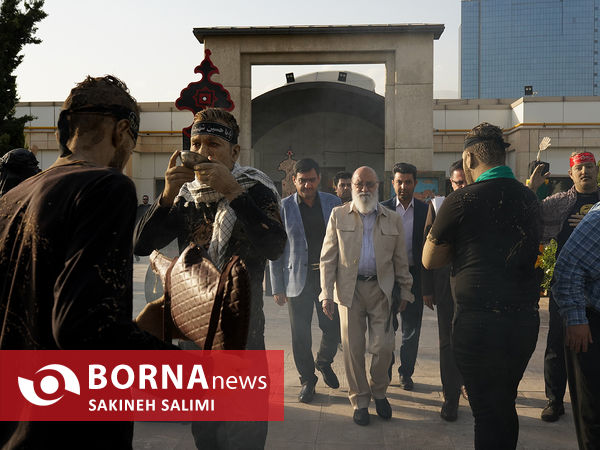  آیین برافراشتن پرچم عزای حسینی برفراز بلندترین سکوی پرچم ایران