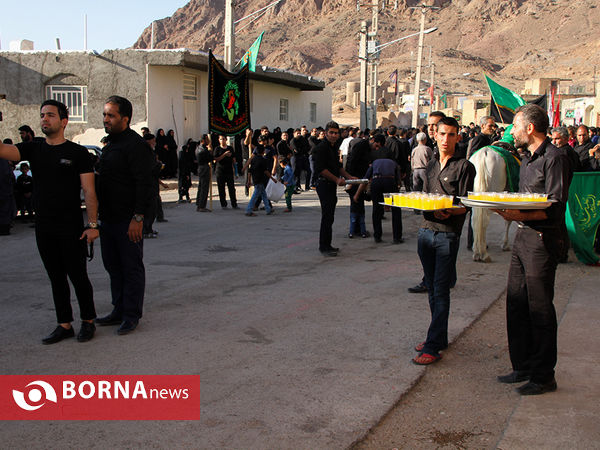 مراسم روز تاسوعای حسینی در روستای هفتهر - یزد