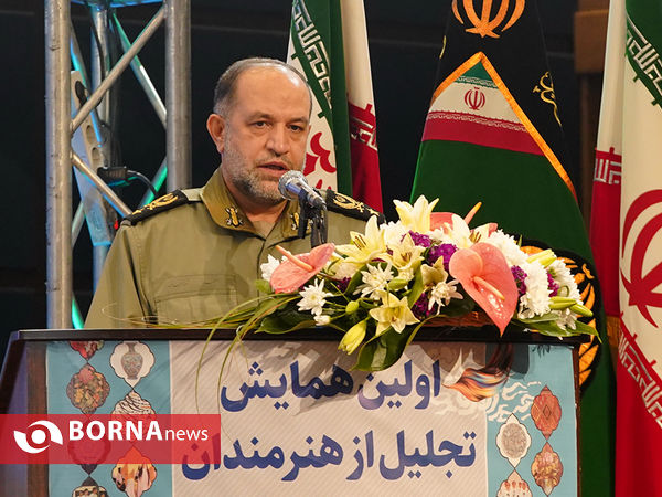 همایش تجلیل از هنرمندان وزارت دفاع و پشتیبانی نیروهای مسلح