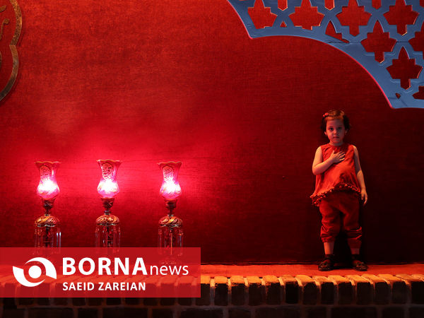 نمایش میدانی «تنهاتر از مسیح»