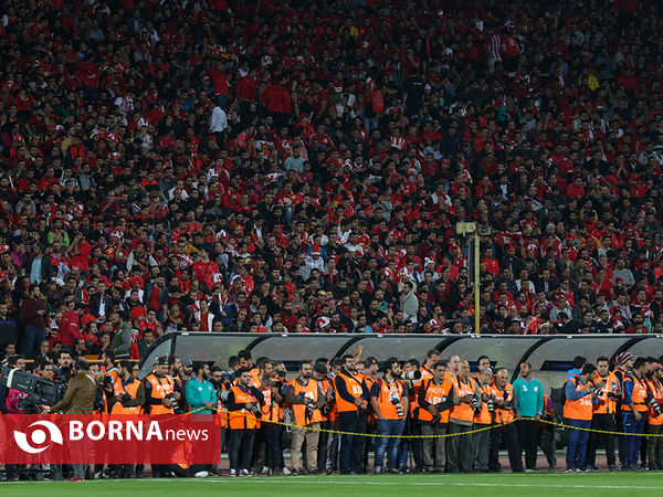 دیدار تیم های فوتبال پرسپولیس - السد