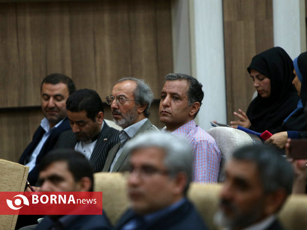 نشست صمیمی وزیر کشور با اصحاب رسانه
