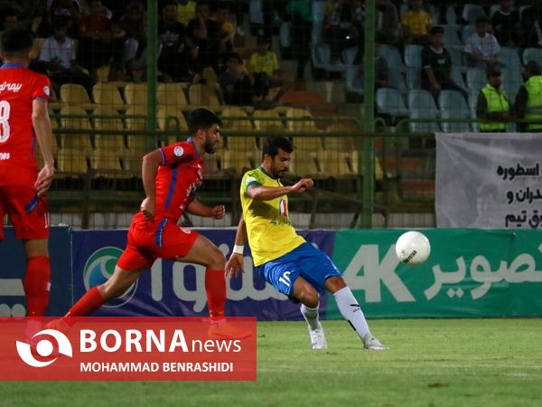 دیدار تیم های فوتبال صنعت نفت - نساجی