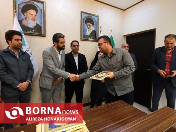 تجلیل از کارگران واحدهای تولیدی و صنعتی اروند