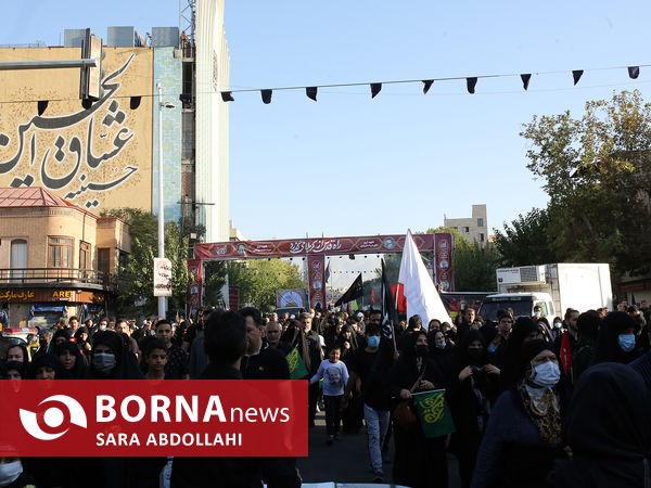 پیاده روی جاماندگان اربعین در تهران