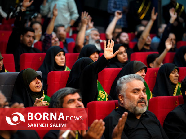  آیین برافراشتن پرچم عزای حسینی برفراز بلندترین سکوی پرچم ایران