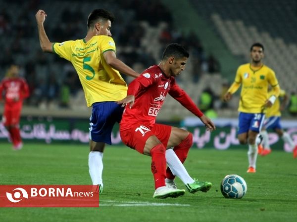 دیدار تیم های فوتبال پرسپولیس- صنعت نفت آبادان