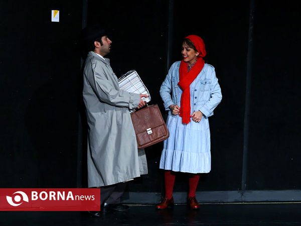 نمایش ؛ پابرهنه در پارک