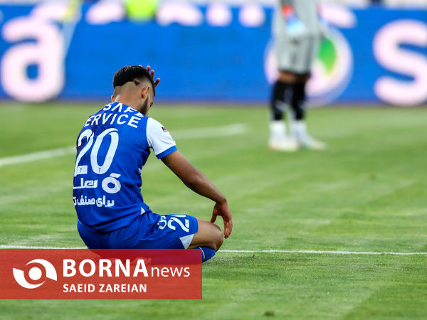 دیدار تیم های استقلال تهران - صنعت نفت آبادان