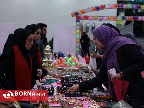 برگزاری بازارچه خیریه بنیاد نیکوکاری شریف،حامی زنان و کودکان بد سرپرست در سالن حجاب
