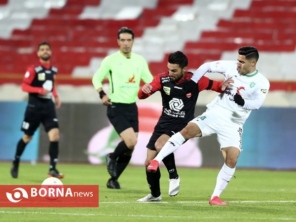 دیدار تیم های فوتبال  پرسپولیس - ماشین‌سازی