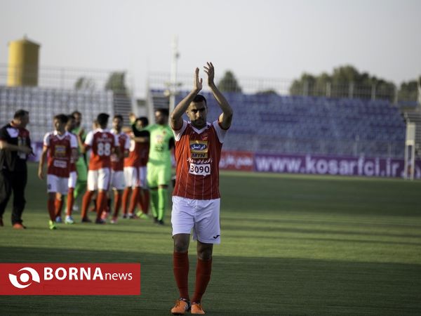 دیدار تیم های گسترش فولاد تبریز و پرسپولیس با برتری شاگردان برانکو