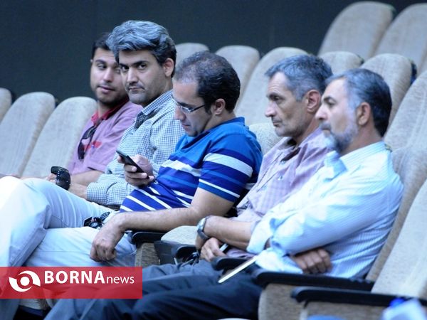 نشست مسئولان منطقه 22 تهران با مردم