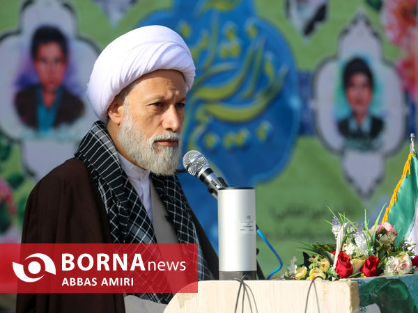 دیدار نماینده ولی فقیه در فارس با همکلاسی های دانش آموز شهید ترور شاهچراغ(ع)