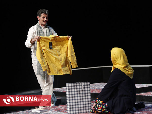 نمایش  خروس می خواند