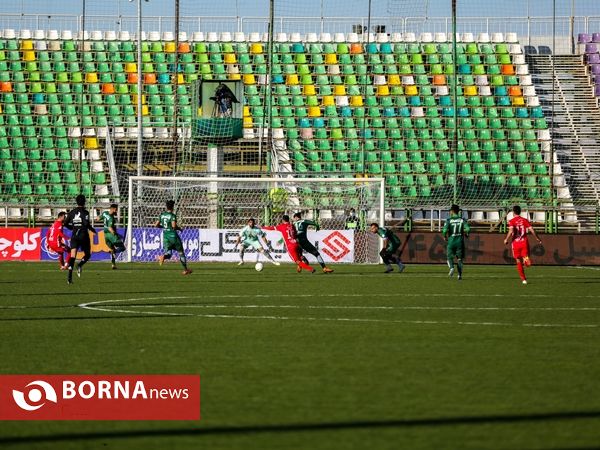 دیدار تیم‌های ذوب آهن - پرسپولیس