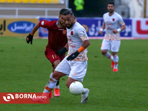 دیدار تیم های پدیده مشهد و مس رفسنجان