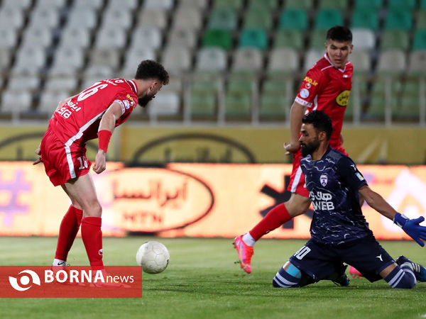 دیدار تیم های فوتبال پرسپولیس - هوادار