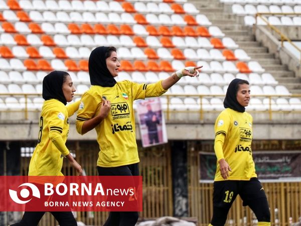 دیدار تیم های فوتبال سپاهان و پیکان البرز