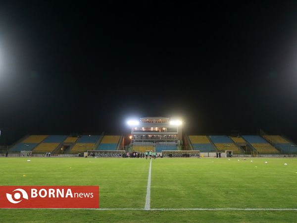 در حاشیه دیدار تیم های فوتبال صنعت نفت - پرسپولیس