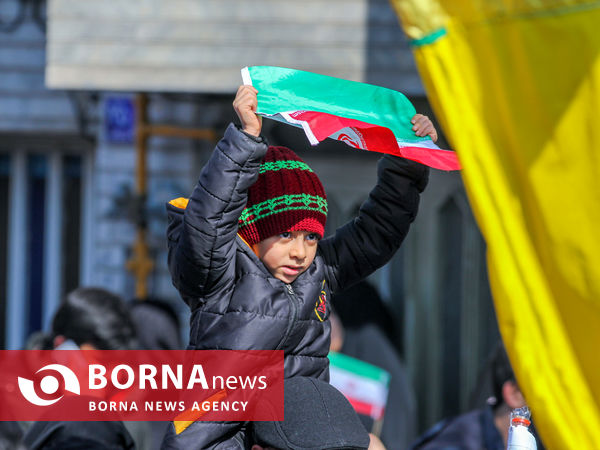 حضور پر شور و نشاط کودکان و نوجوانان در راهپیمایی ۲۲ بهمن