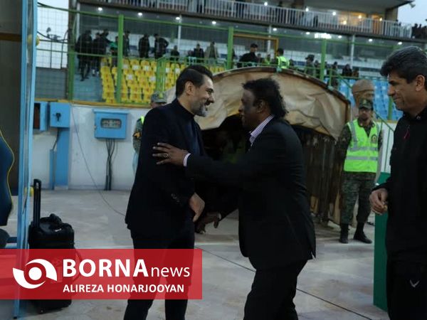 دیدار تیم های فوتبال صنعت نفت - پرسپولیس