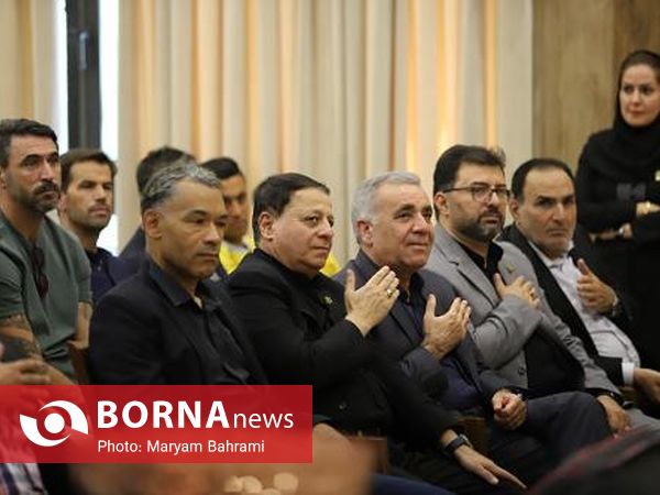 رونمایی از کیت لباس تیم فوتبال فولادمبارکه سپاهان