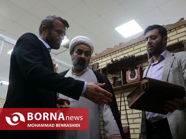 بازدید مدیرعامل سازمان منطقه آزاد اروند از بازارچه صنایع دستی آبادان