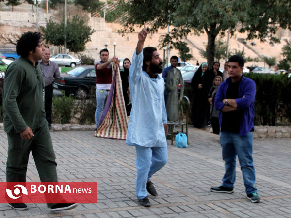 اجرای نمایش خیابانی "تکرار" در شیراز