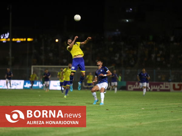 دیدار تیم های فوتبال نفت مسجدسلیمان - استقلال (2)