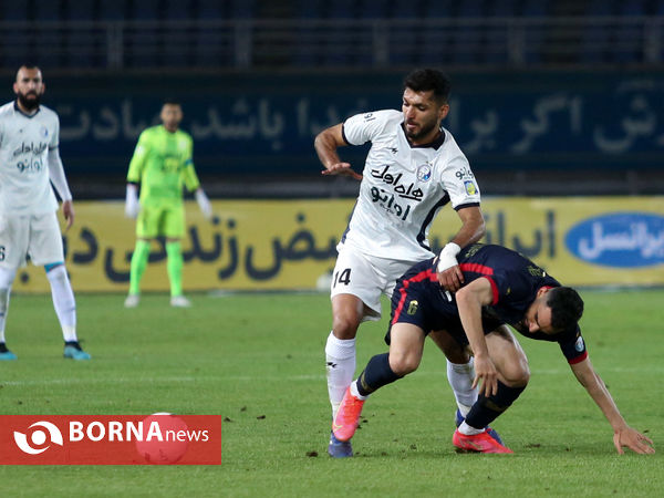 دیدار تیم های نساجی مازندران و استقلال تهران