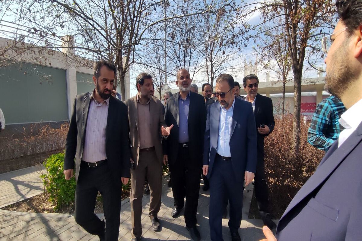وزیر کشور: خدمت به زائران بارگاه رضوی افتخار بزرگی برای مشهدی‌ها است
