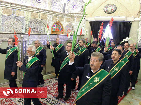 نقاره زنی و گلباران درشاهچراغ(ع)