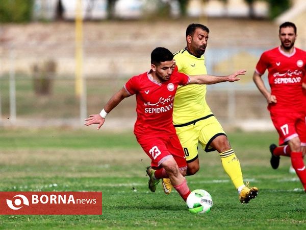 دیدار تیم های فوتبال سپیدرود رشت _ نفت و گاز گچساران