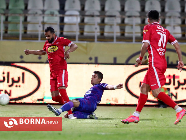 دیدار تیم های فوتبال پرسپولیس - هوادار